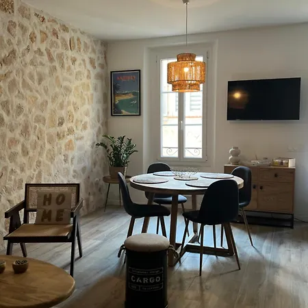 Au Coeur Du Vieil Appartamento *
